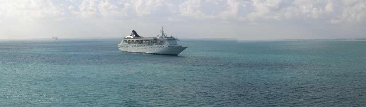 Norwegian Cruiseline ship in Belize